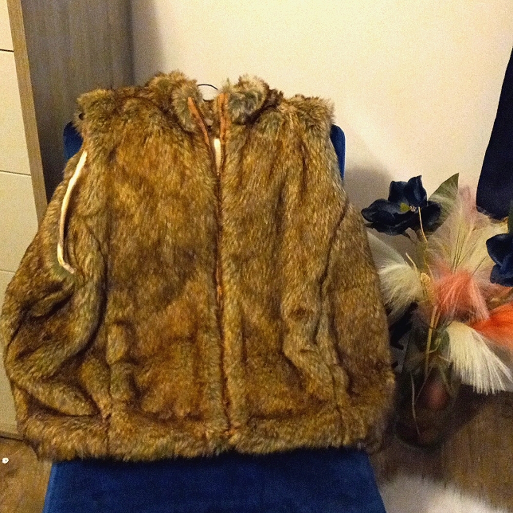 Fur vest